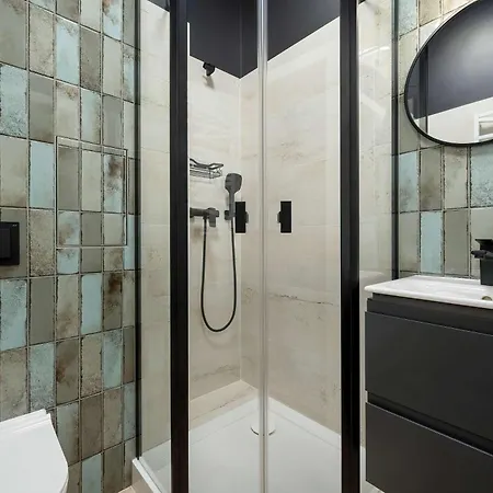 Comfortable For 4 Guests, Pet Friendly By Renters Apartment Wroclaw