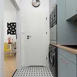 Comfortable For 4 Guests, Pet Friendly By Renters Apartment
